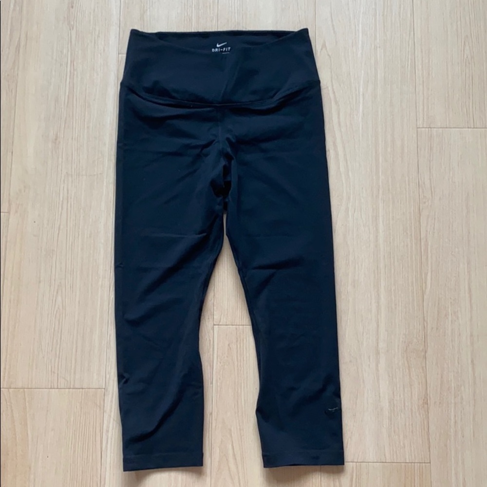 Nike high-waisted crop leggings